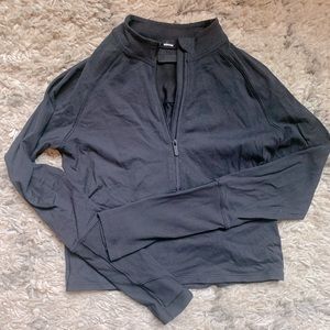 Lululemon 1/4 zip crop pullover